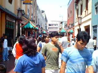 EN EL MISMO BARRIO CHINO