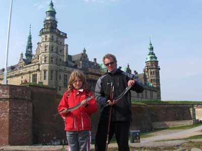 Hornfisk med kronborg i baggrunden