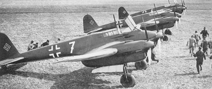 Fw 187A-0 group on the ground (Werksschutzstaffel)