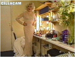 Victoria Palace Theatre, London 19/12/04