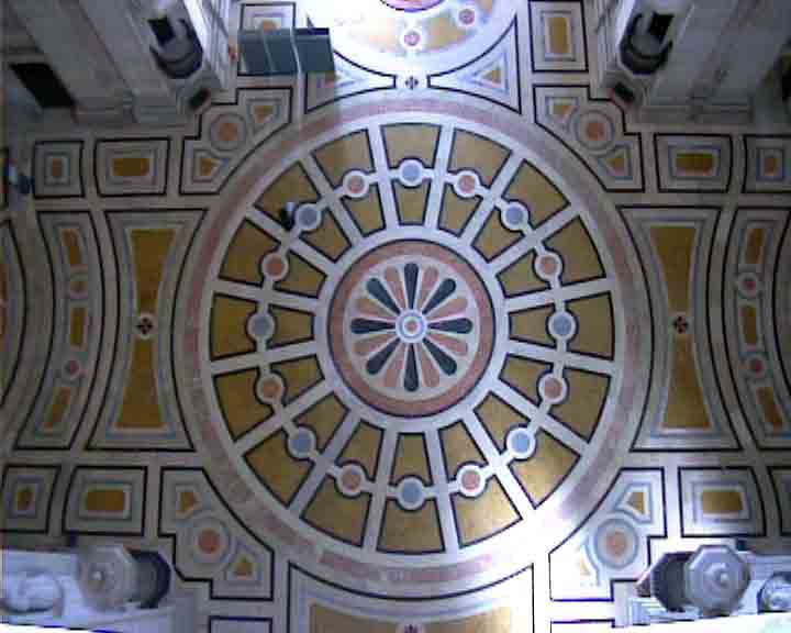 Engracia church has one of the richest marble collections in Portugal. Come to see it with a Lisbon tour guide.