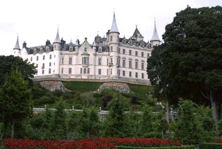 Dunrobinfromgardenjpg