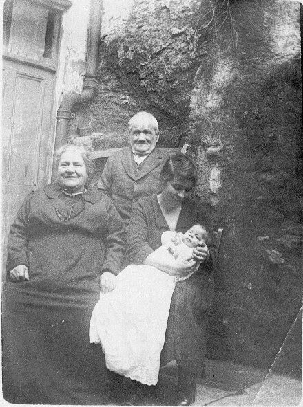 Ann Maria with father, daughter & grandchild