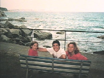 Alba, Alex y Araceli. 30Kb.