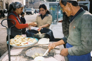 Bleating fresh lamb buns in the morning in Kashgar