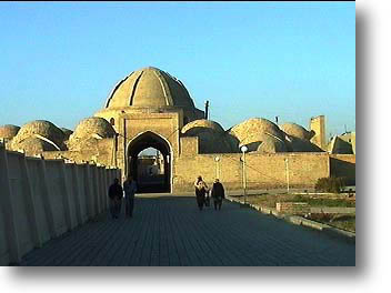 http://www.interq.or.jp/www1/akihitok/akihito/central_aisa/pics/uzbekistan/uzbekistanpice.html
