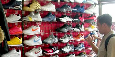 Shoes abound in Virra Mall