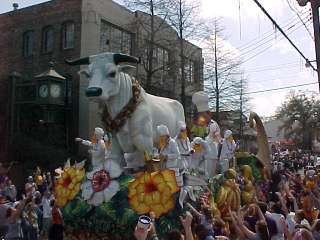 picture of the Boeuf Gras float in Rex