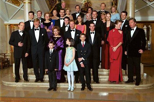 The grandducal family among their guests, including the crown princes and princesses