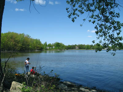 Ce lac se trouve &agrave; deux pas de ma porte. Akiles