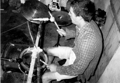 "Jnior 1998, Rehearsal and his "drums ????" .