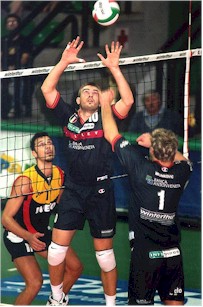 Nikola setting for Milinkovic  (click for full-sized image)