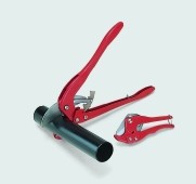 Cutter for plastic conduits