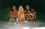 Gabi, Gabi und Brett nachts am Lahaina Beach