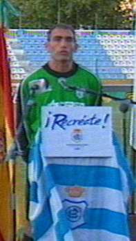 Csar en su intervencin como capitn en la presentacin del Recre 2000-2001