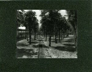 picture of train tracks