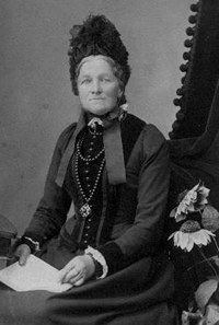 Portrait Photo of Elizabeth McHardy