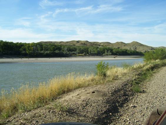 The Yellowstone River from the dike