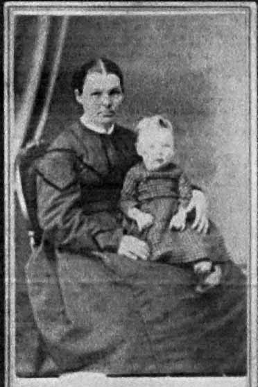 Laura_McNaughton_L.JPG (25202 bytes)