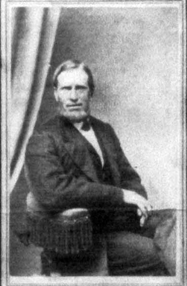 Thomas_McNaughton_2_L.JPG (21797 bytes)