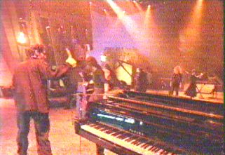 band going 1.jpg (21162 bytes)