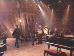 leaving.jpg (20198 bytes)