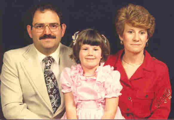 mom_dad_me.jpg - 14947 Bytes