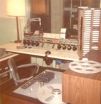 radiostudiobykumm.jpg

58.75 KB 
467 x 480 
5/2/2002

