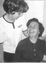 Carolyn.gif (120327 bytes)