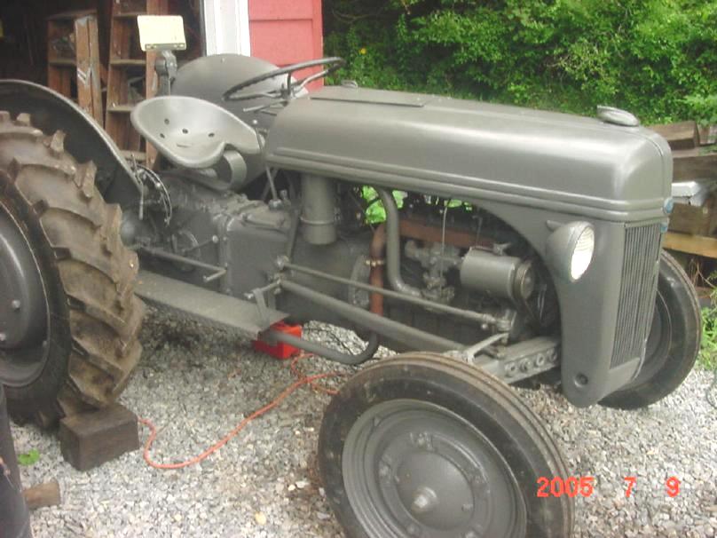 1946 Ford farm tractor #8