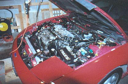 enginebay2.jpg (33123 bytes)