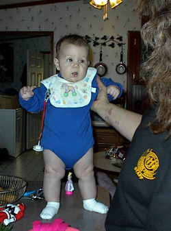 look at those little legs! and who says you need ankles? :)