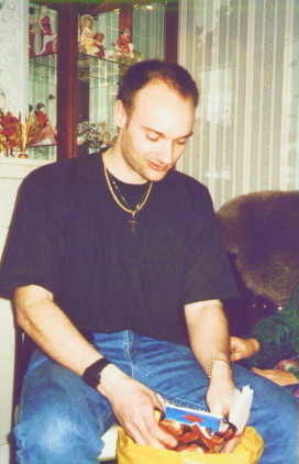 8a.jpg (14880 bytes)