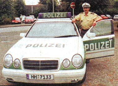 photo w210police2.jpg  31KB