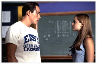 Chris Klein and Mena Suvari