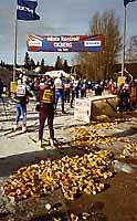 Do dal�� ob�erstvova�ky je jen 14 km - Vas�v b�h 1998 (klikni na v�t�� form�t)
