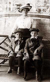 Mina Vath Ferrary and sons, Paul and Julius