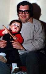 el maestro de bateristas Carlos Figueroa, e hijo