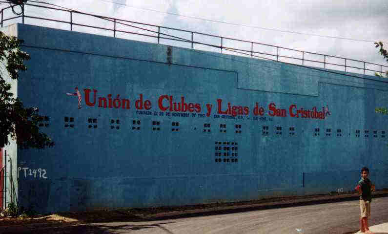 Instalaciones Deportivas Juegos Nacionales de San Cristobal en total abandono por parte de las Autoridades Deportivos y los Dirigentes Deportivos ddde la Ciudad