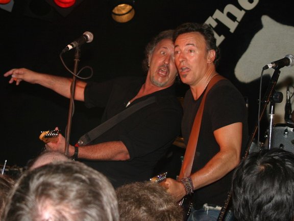 ... Bruce & Joe Grushecky at the "Stone Pony" (07/ 17/ 2004) ...