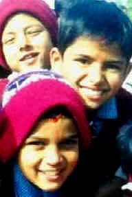 kids posing