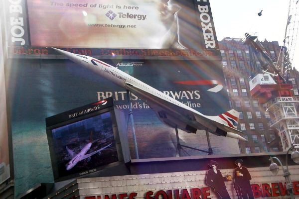 Time_Square-British_Concorde_Still_Sours.JPG