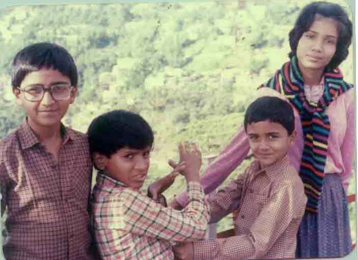 Me, raju, babu, sona didi