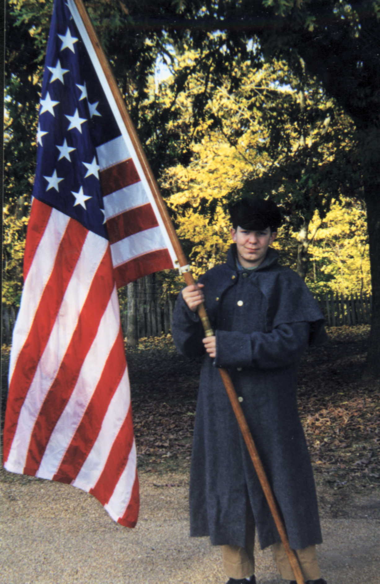 Militia Flagbearer Andrew Braun;
Lincoln's New Salem, November 2002.
(Credit: Robert A. Braun.)