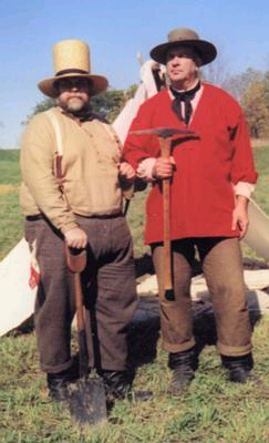 Typical clothing of 'Lead Rush' diggers, circa 1826-1828.
OLRHS members Rusty Ayers(L) and Robert Braun.
(Credit: Betsy Urven.)
