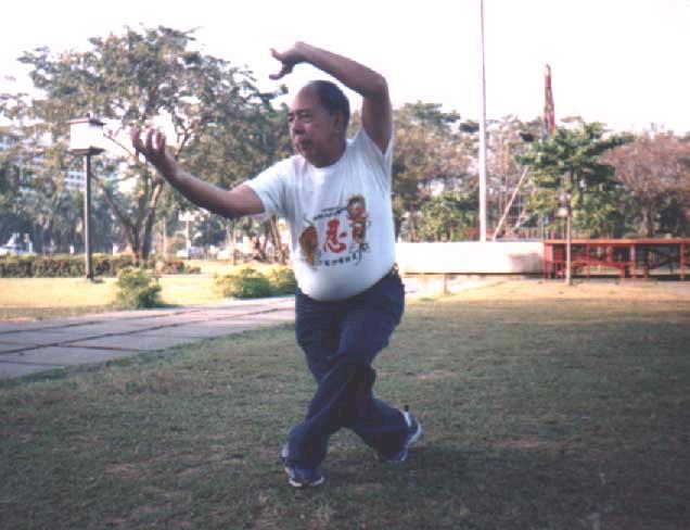 Hung Fut teacher Jorge Ramos (Picture from: http://www.hungfutph.com/training.htm)