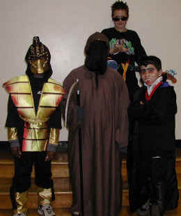 halloween09-10.jpg (89767 bytes)