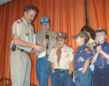 Den 2 receives their awards