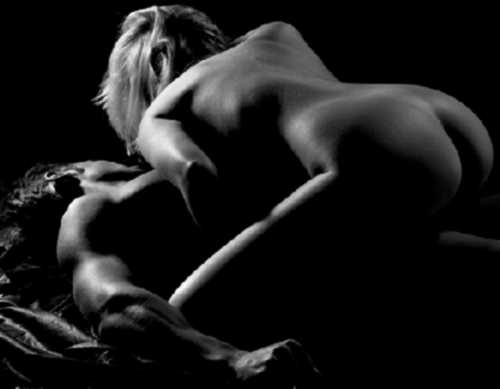 ...Te quiero enroscada a mi piel...