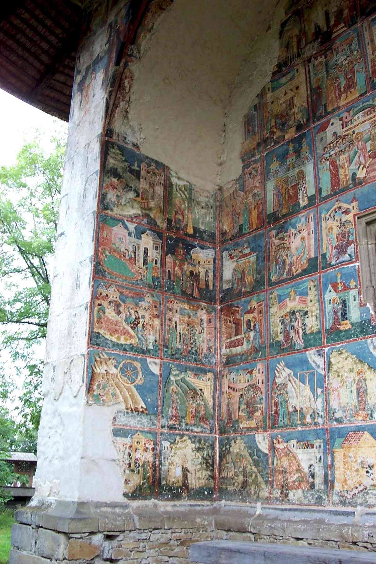 west face (north angle).jpg (199342 bytes)
